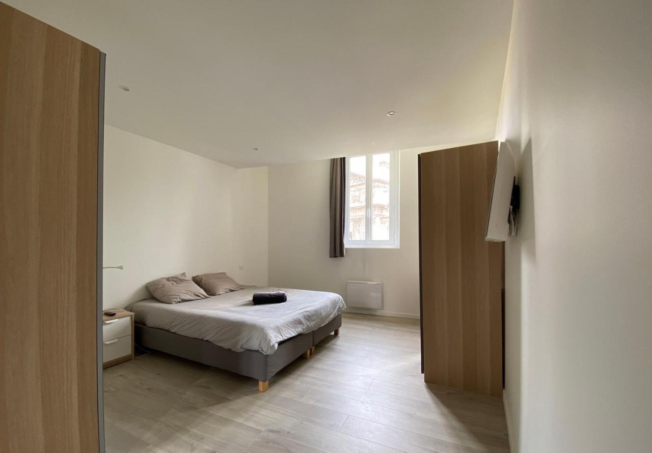 Tour D'Auvergne - Appartements En Plein Centre Ville, Proche De La Cathedrale Et De La Place De Jaude Κλερμόν Φεράν Εξωτερικό φωτογραφία