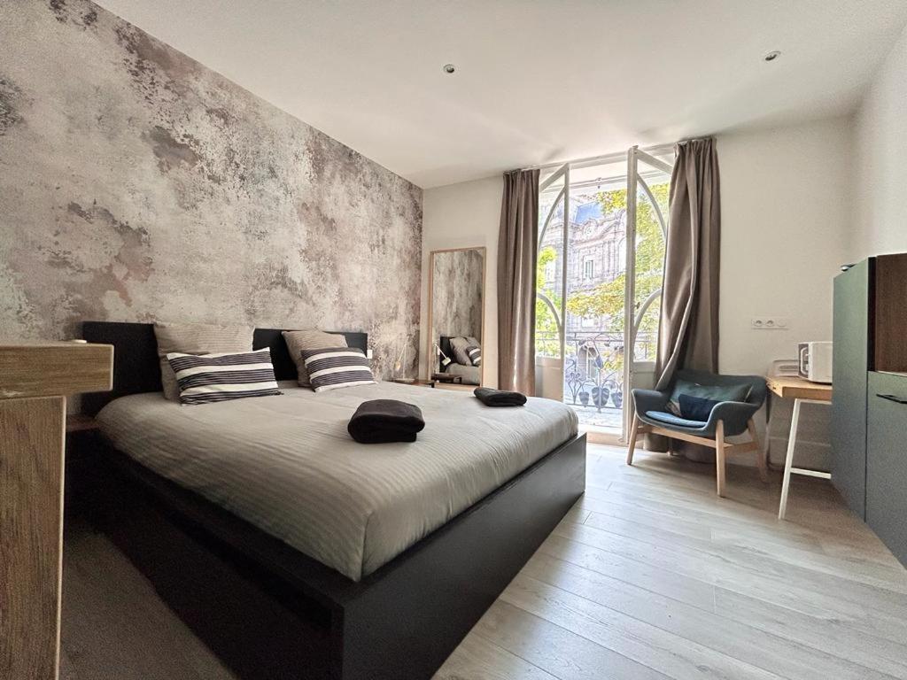 Tour D'Auvergne - Appartements En Plein Centre Ville, Proche De La Cathedrale Et De La Place De Jaude Κλερμόν Φεράν Εξωτερικό φωτογραφία