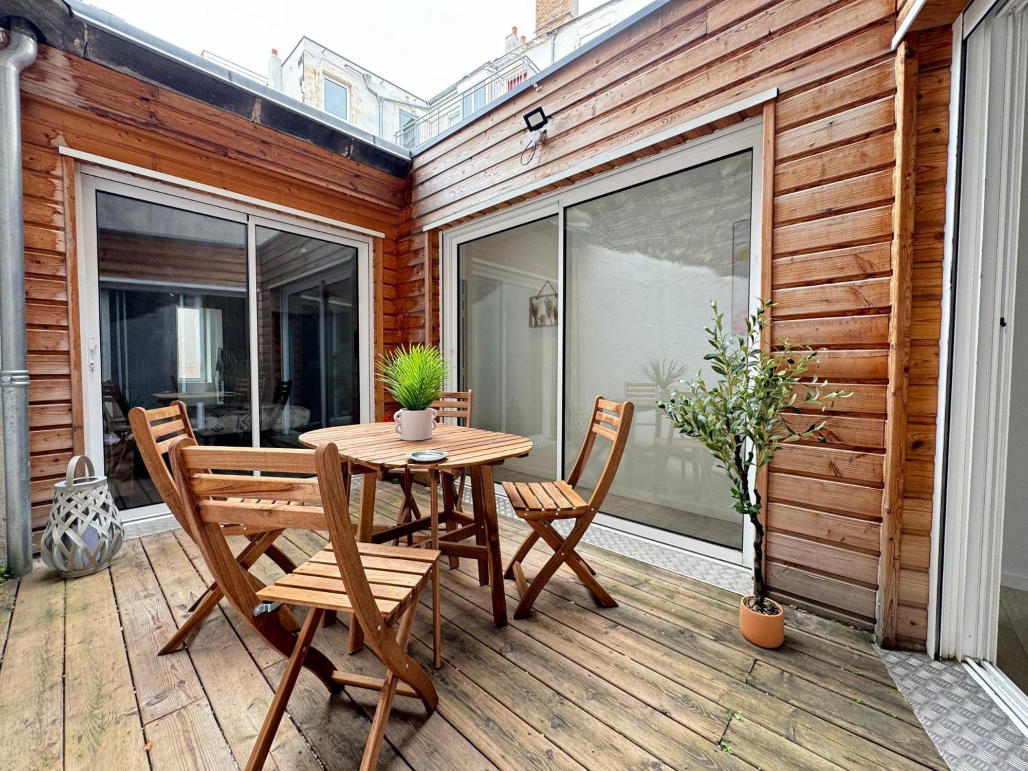 Tour D'Auvergne - Appartements En Plein Centre Ville, Proche De La Cathedrale Et De La Place De Jaude Κλερμόν Φεράν Εξωτερικό φωτογραφία